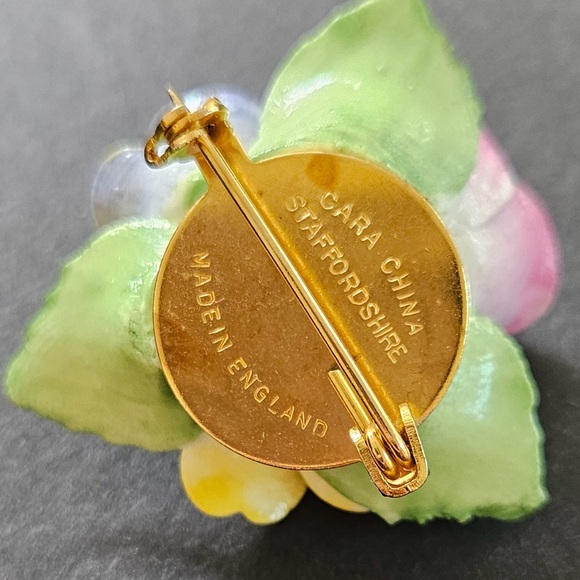 Staffordshire Cara Floral Porcelain Brooch - Picture 2 of 3